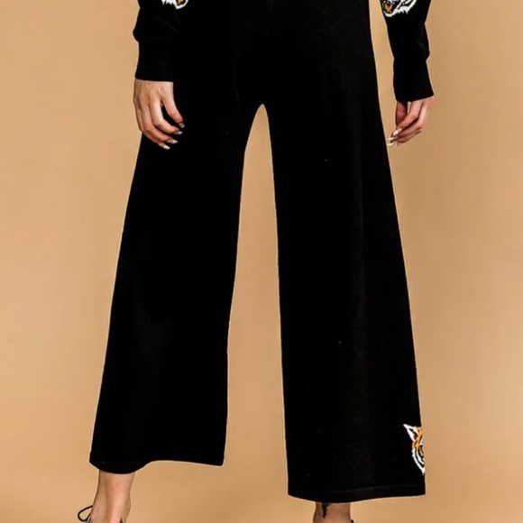 Lala Original: Fierce Female Knit Playsuit - Picture 5 of 11